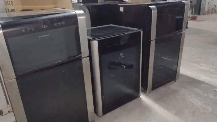 03 ADEGAS r$ 450,00 - ELECTROLUX, C/ COMPRESSOR,PARA REPARO