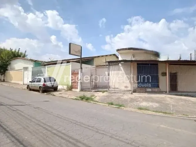 Terreno com duas casas e ponto comercial à venda em Campinas/SP
