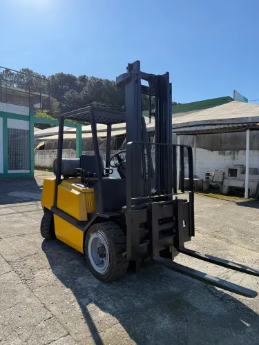 Empilhadeira Yale 3,5 toneladas