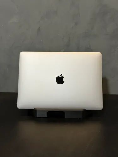 MacBook M1 Silver