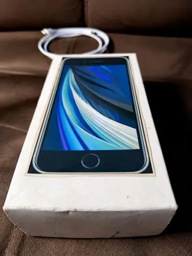 iPhone SE 2020, Ios 26 , troca em 11 ou 12 com volta 