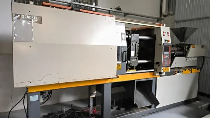 Injetora plástico Sandretto 160 ton