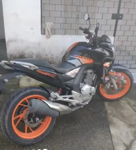 Vendo CB Twister 250 com alguns detalhes pra consertar