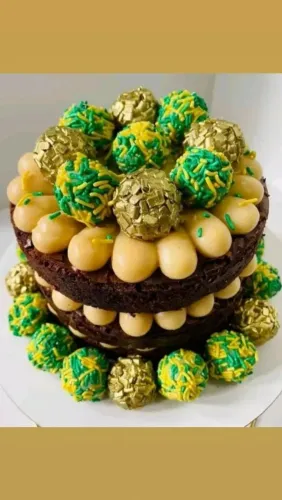 Tortas doces e salgados