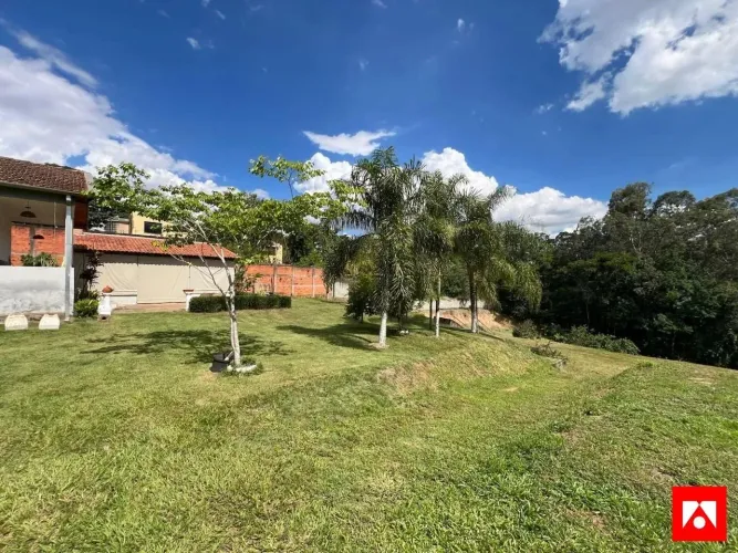 Chácara à Venda com 1 Quarto e Amplo Terreno nas Glebas Califórnia, Santa Bárbara d'Oeste