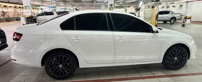 Volkswagen Jetta Comfortline 1.4 TSI 16V 4P Aut. 2017