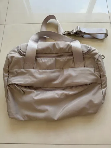 Bolsa bege de cetim