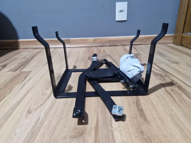 Suporte baú para moto
