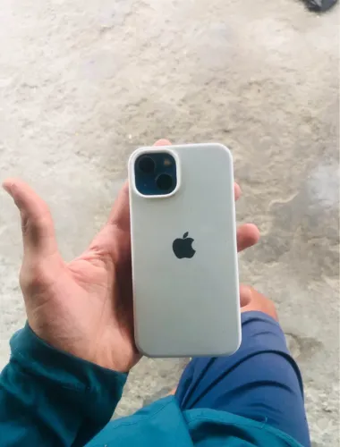 iPhone 13