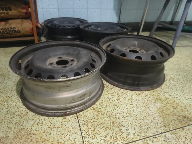 Roda de Ferro aro 15 com 4 furos