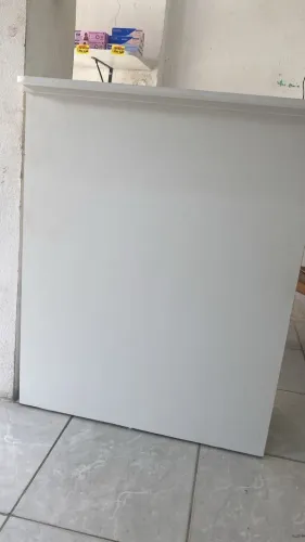 Vende-se prateleiras 