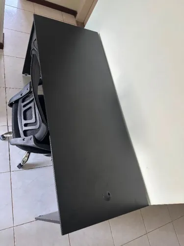 Mesa e cadeira para escritório