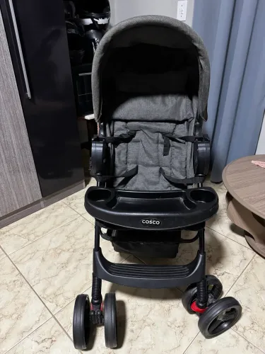 Vendo carrinho + bebê conforto Cosco