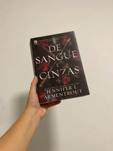 Livro de sangue e cinzas