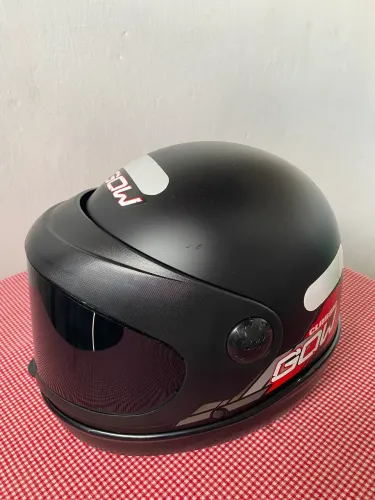 Capacete novo