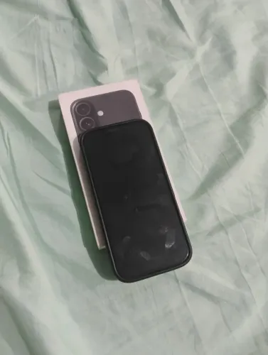 iPhone 16 ( para retirada de peças ou concerto)