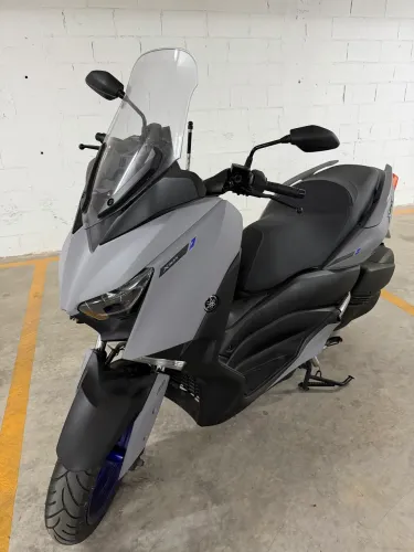 VENDO XMAX NOVÍSSIMA!! POUQUÍSSIMO USO!