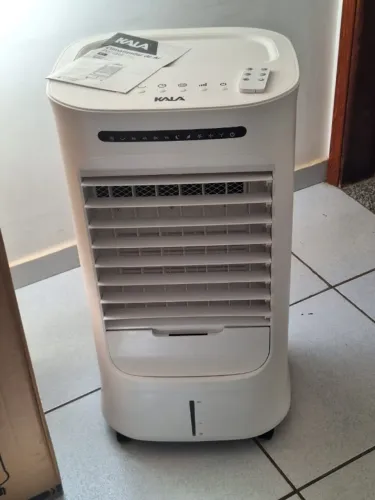 CLIMATIZADOR DE AR 10L C/ CONTROLE REMOTO NA CAIXA