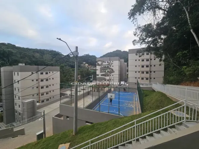 PREÇO REDUZIDO!! Alugo R$ 1.300,00 + TXS apto novo no Bingen com 2 quartos e 1 vaga