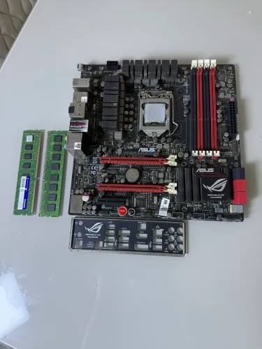 Kit i7 3770 Placa mãe Asus Maximus V Gene com espelho 16g ram ddr3