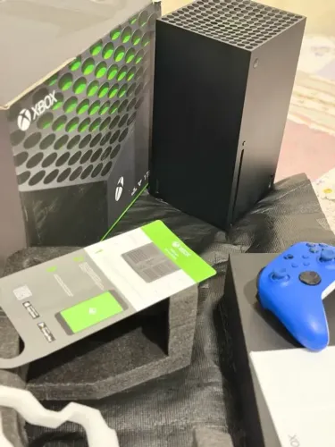 Vendo Xbox Series X 1tb Lacrado Novo Garantia da Loja aceito cartão 4x sem juros