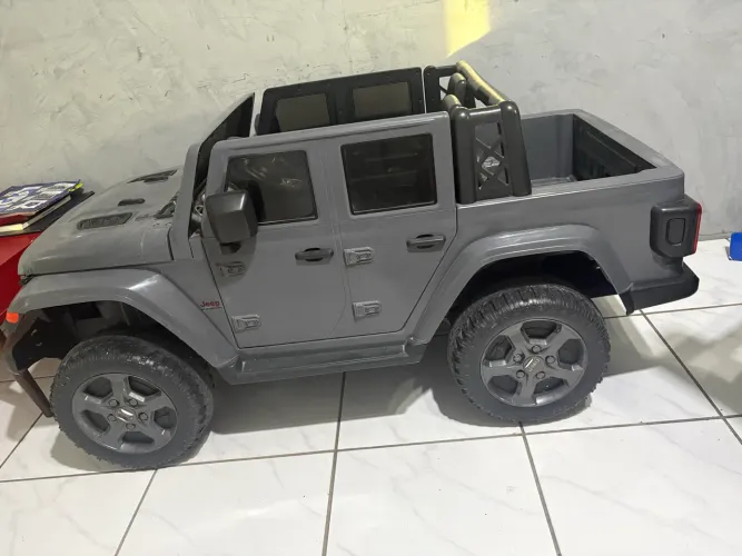 Carro automático de brinquedo