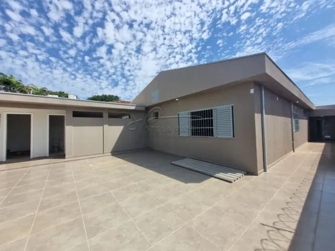 Casa comercial de 226m² com 05 salas/suítes à venda - Jardim América