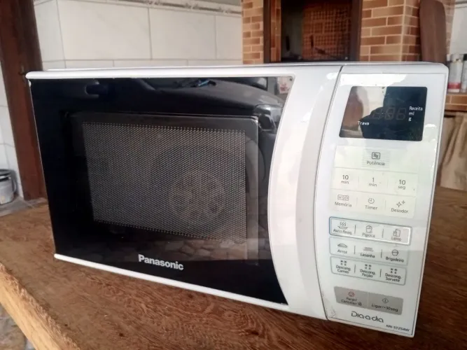 Microondas Panasonic 21 Litros funcionando