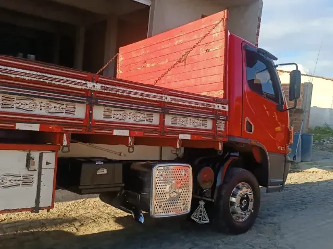 Vende-se Caminhão Accelo 815