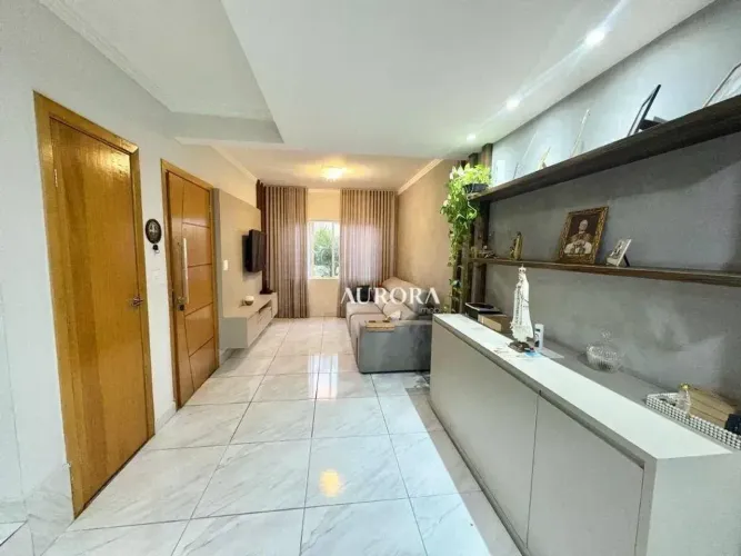 Casa no condomínio Jockey Club, com 3 dormitórios à venda, 128 m² por R$ 615.000