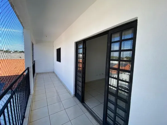 Alugo Apartamento com Garagem no Centro de Paranavaí-PR
