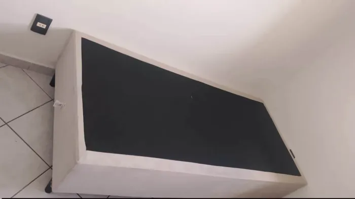 Base de cama de solteiro