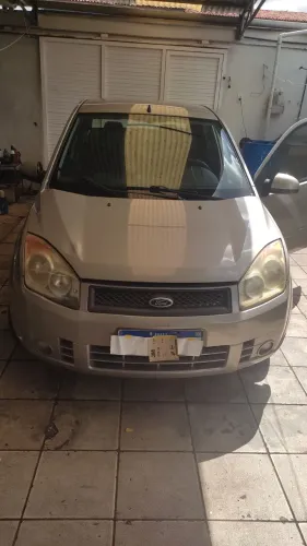 Ford Fiesta Sedan 1.0 8V Flex 4P 2010
