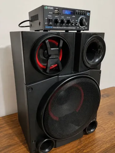Caixa de som tipo Trio com amplificador bluetooth 300w
