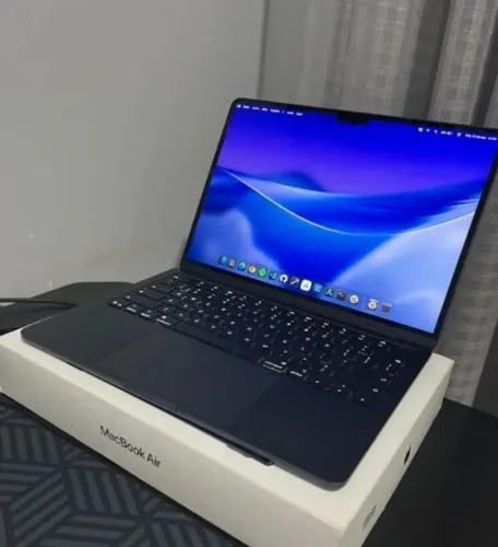 Apple Macbook Air 13.6" Chip M5 512GB SSD 16GB Ram - Midnight