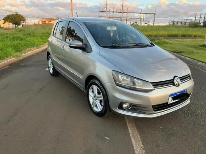 Volkswagen Fox Highline 1.6 Flex 16V 5P 2016