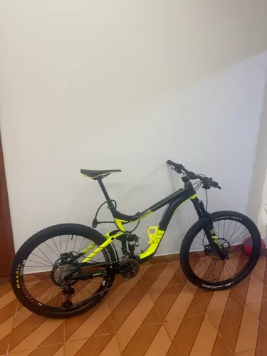 Bike Giant Reign
