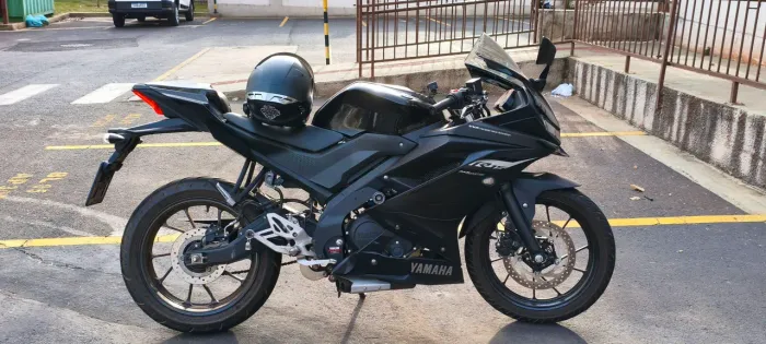 Yamaha YZF-R15 2025