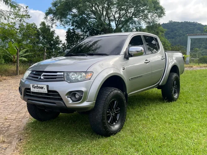 Mitsubishi L200 Triton HPE 3.2 CD TB Int.diesel AUT 2015