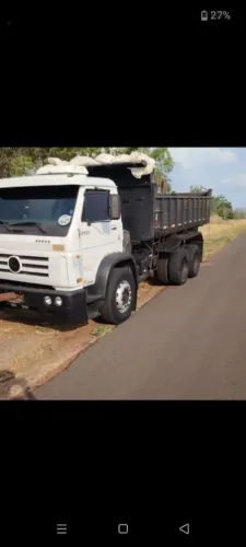 Caminhão caçamba 23220