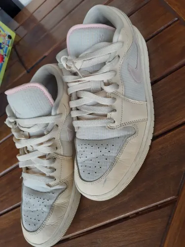 Tênis Nike Air Jordan low Feminino número 39.5