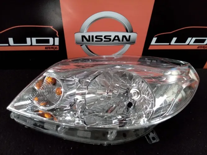 Farol de Renault Sandero 2012 a 2014 original lado esquerdo