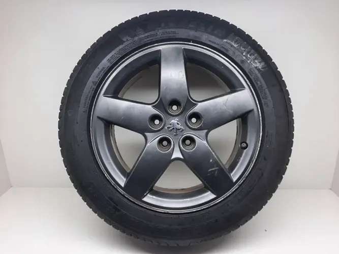 Roda Peugeot 407 2006 com pneu semi novo (unidade)