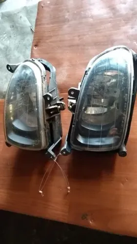 Farol auxiliar Kia Cerato. (100,00 reais cada lado)