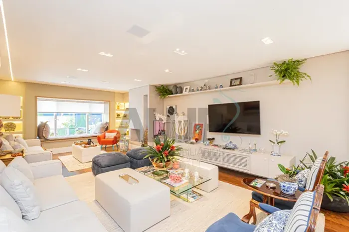 Apartamento para venda tem 332 metros quadrados com 3 quartos em Jardim Paulista - São Pau