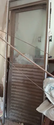 Vendo portas, janelas e básculas 