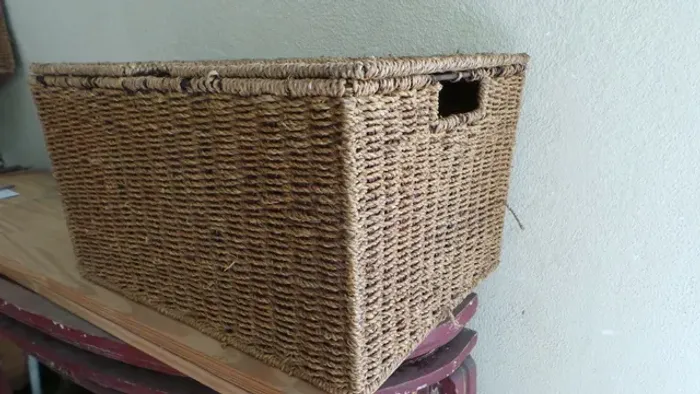 Caixa de ratam com tampa para guardar coisa linda peça!!