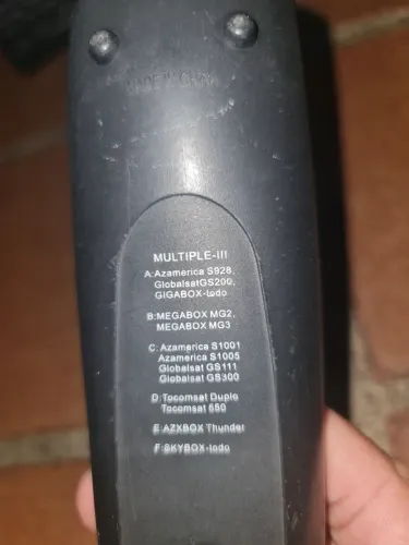 Controle remoto universal para receptores