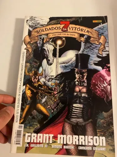 7 Soldados da Vitória Volumes 1 a 5, por Grant Morrison