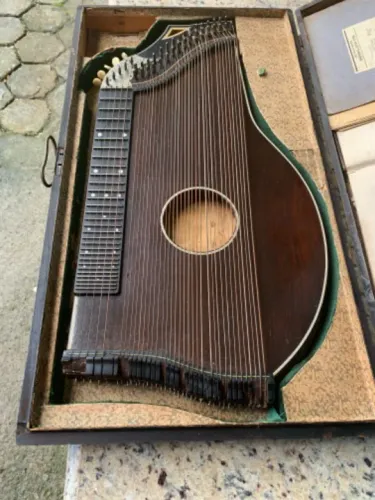 Citará alemã 38 cordas